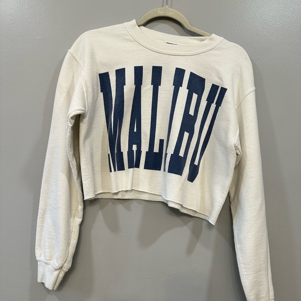Social Culture White Cropped Boxy Sweatshirt with Long Sleeves